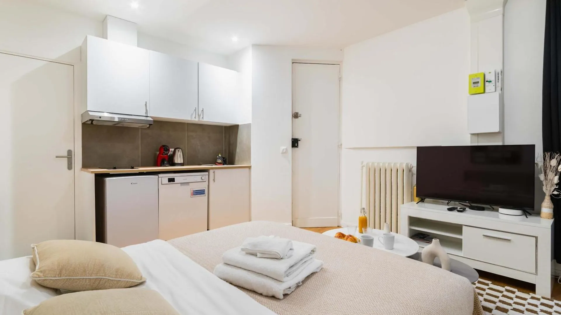 Studio Agreable Et Bien Placee - Paris 18 - 2P 0*,  Francia